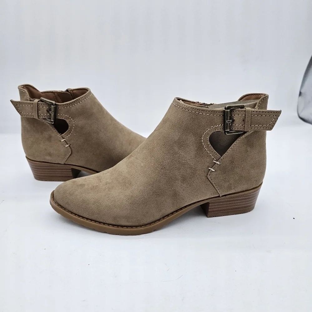 NIB Style & Co. Mabel Womens Taupe Almond Toe Faux Suede Ankle Boots Size 6.5